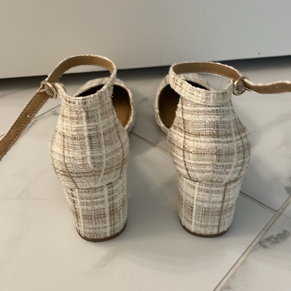 Heels - Picture 3 of 7